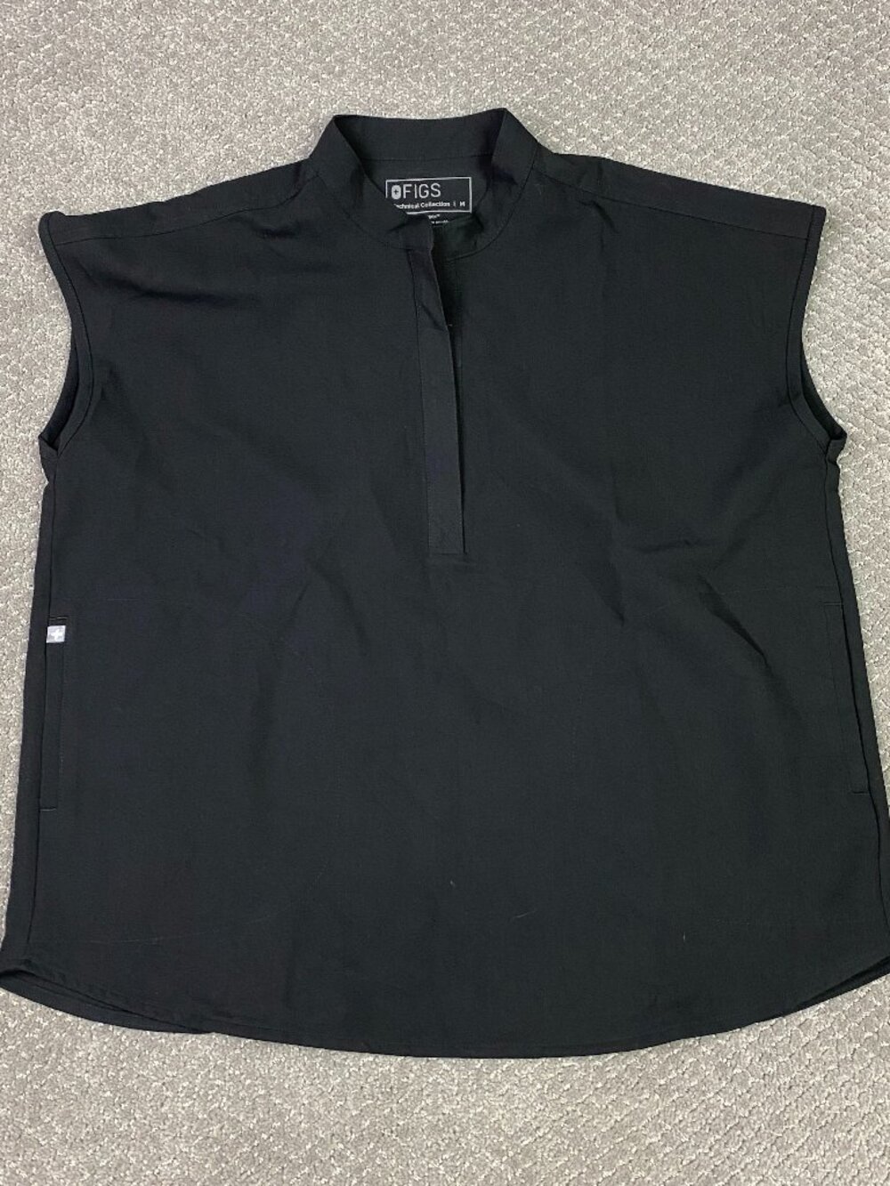 FIGS Oversized Rafaela Scrub Top Womens Medium Black Sleeveless Shirt WXXSW1003